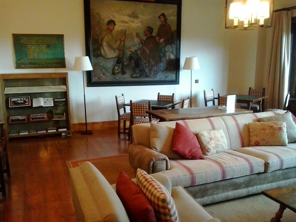 Parador De Gredos Navarredonda de Gredos Εξωτερικό φωτογραφία